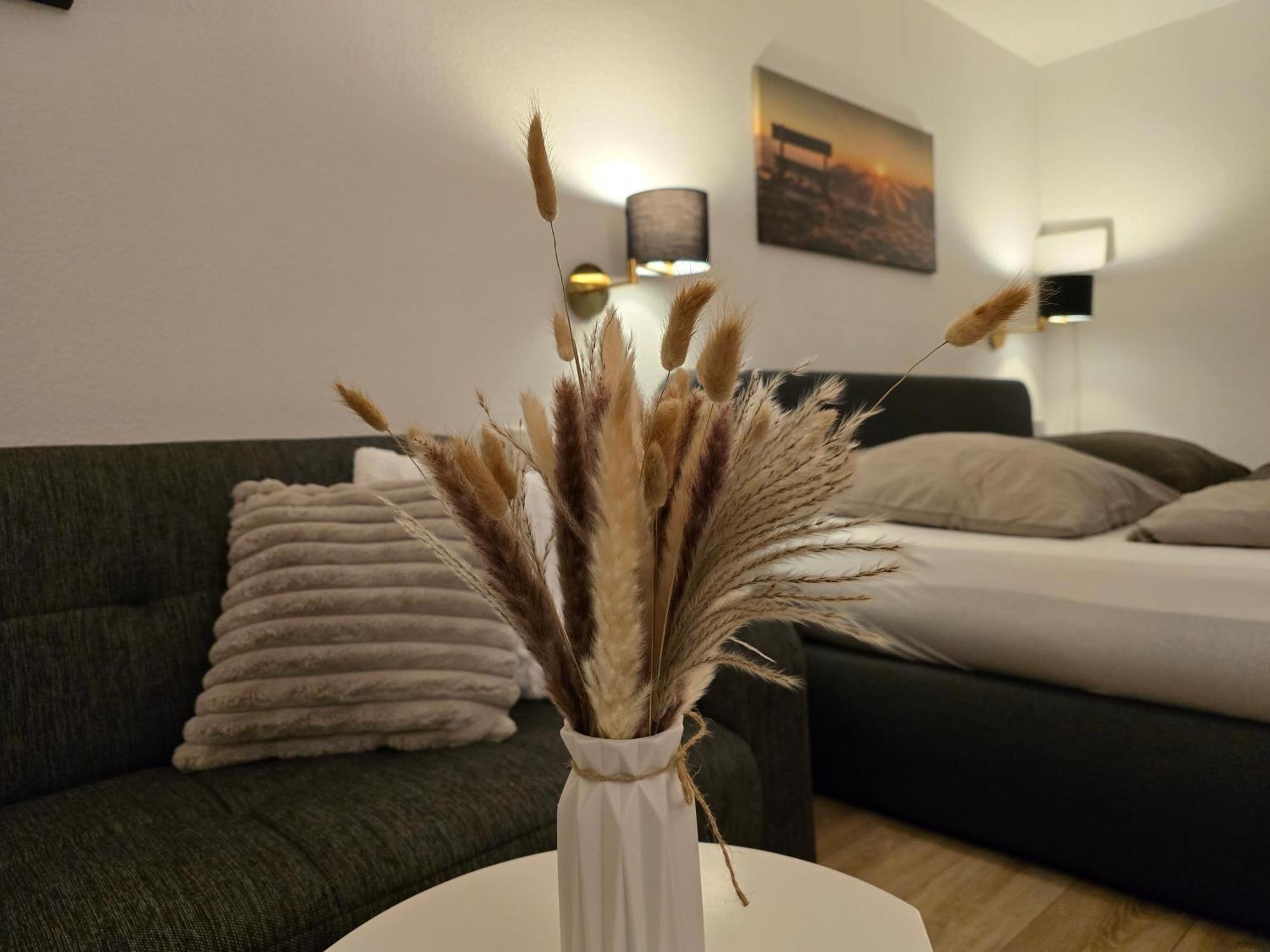Erholungs- Apartment Am Kurpark & Therme Bad Urach Exteriör bild