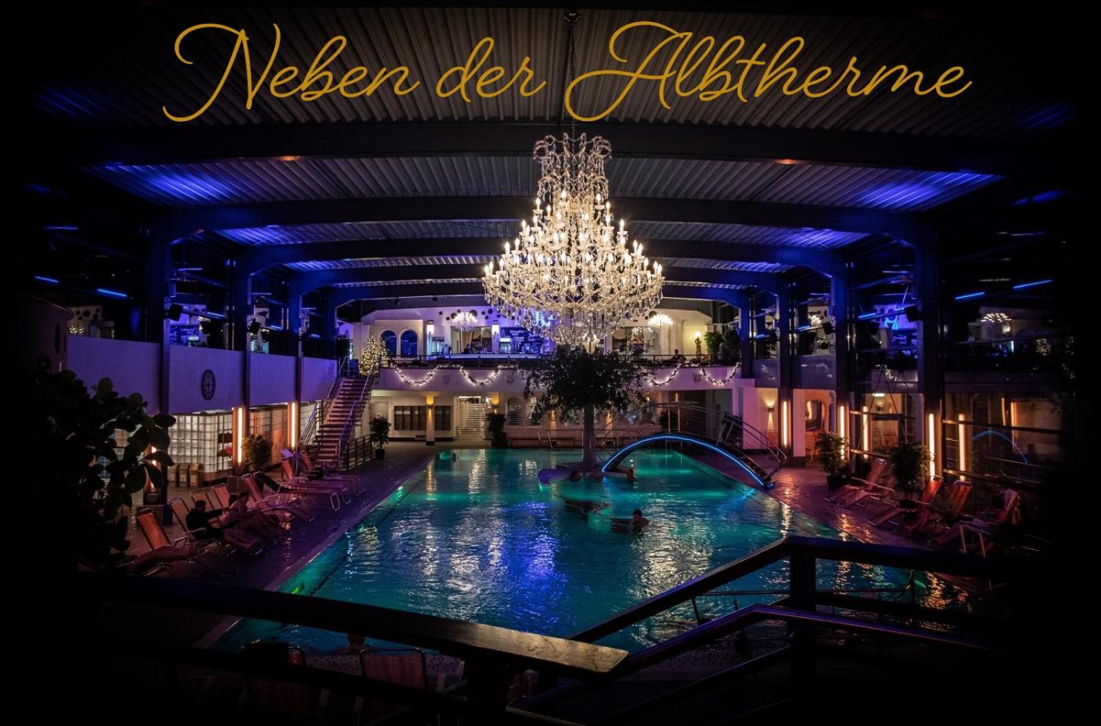 Erholungs- Apartment Am Kurpark & Therme Bad Urach Exteriör bild