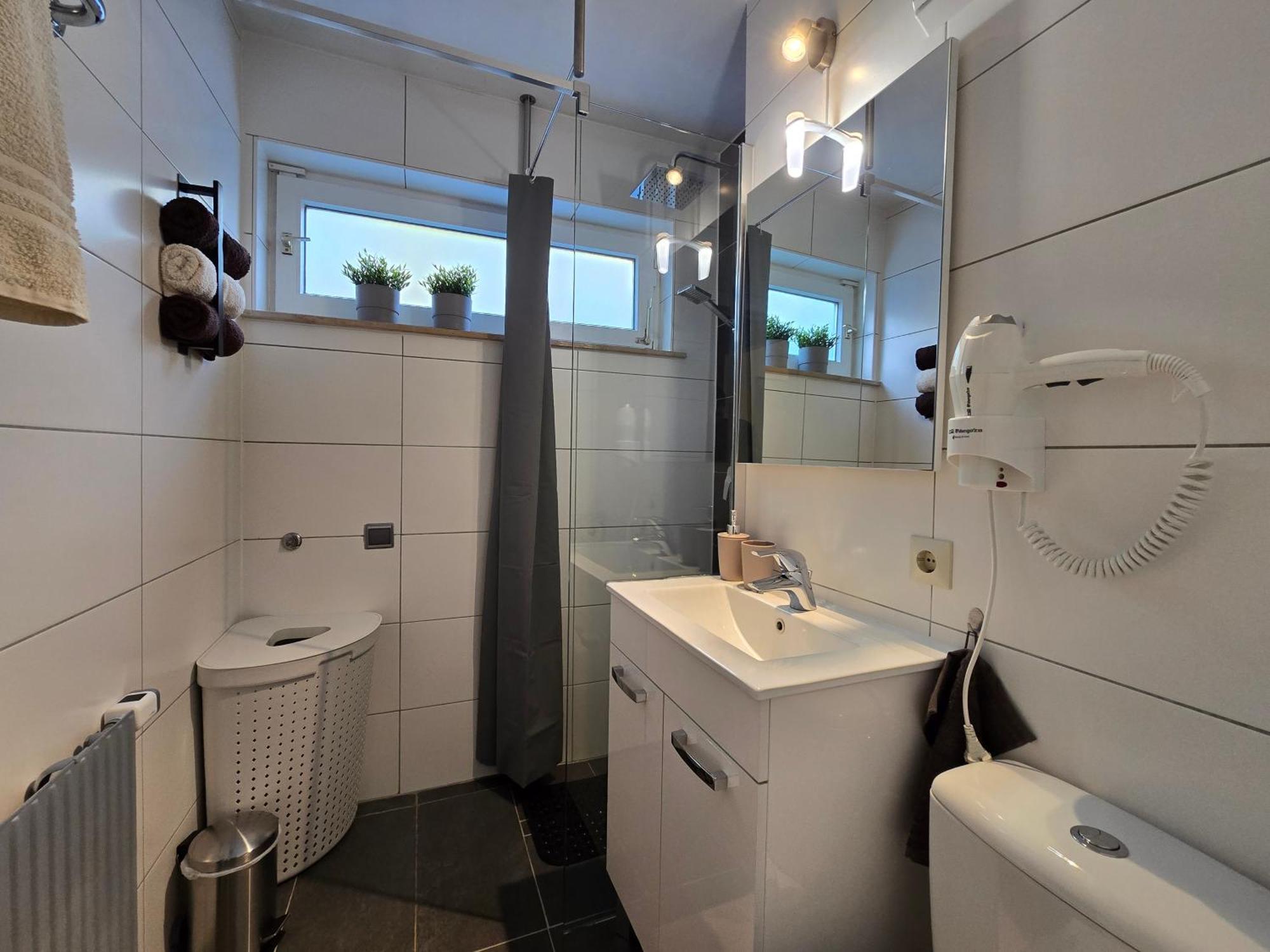 Erholungs- Apartment Am Kurpark & Therme Bad Urach Exteriör bild